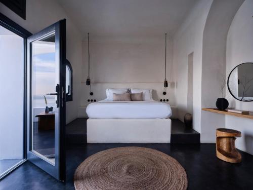 Stella Rocca A Mare Room Type - Rocca Deluxe with Caldera View and Outdoor Hot Tub