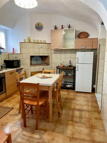  Mena Holiday House in Sant'Agnello