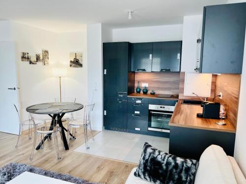 Modern T2 Apartment near Paris, 15min to Tour Eiffel with RER C - Location saisonnière - Asnières-sur-Seine