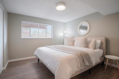 Bright 4BD Suburban Nest with Garage! in Arvada, USA
