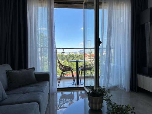 ระเบียง/ชานเรือน, Mulaj Hotel in บโลกู