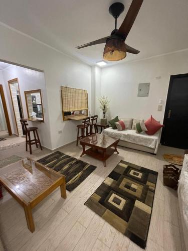 Joy & relax condo with private garden Families only, Giza (foto 6)
