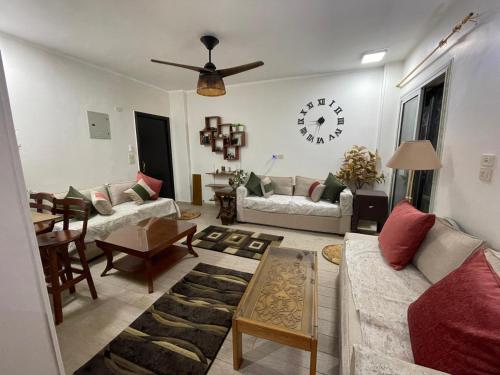 Joy & relax condo with private garden Families only, Giza (foto 5)