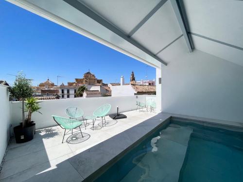 2 bedrooms, 4 beds
