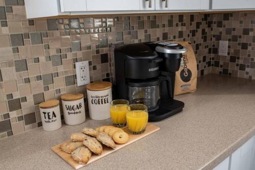 Roomy 3BR & 2BR Apartments near Universities in Bloomington, USA