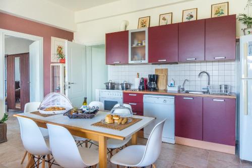 Facilities, Muses Panoramic View, Close To Historical Sites in Iraklio
