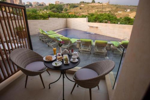 Opera Hotel in Kfar Yassine