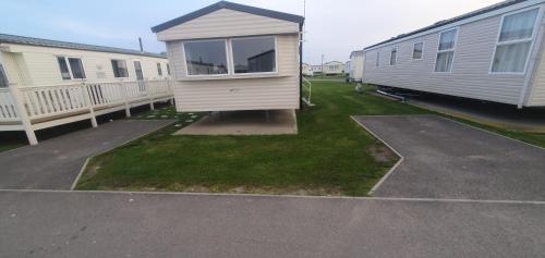 Charming 3-Bed Lodge in Clacton-on-Sea gîte à louer The Eagle