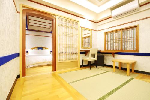 Phoenix Pavilion Hot Spring Hotel