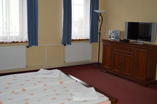 Hotel Paradise - image 2