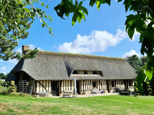 Chaumière à l'étang des anémones - Location saisonnière - Sainte-Hélène-Bondeville