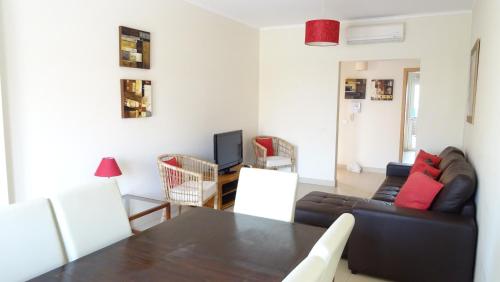 Two-Bedroom Apartment with Balcony room in Royal Cabanas Golf by Amandio Batista