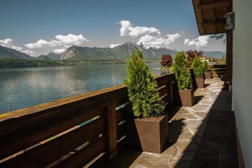 Lakeside Chalet with Panorama View