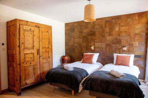 Chalet Holtanna near Restaurant Le Petit Coq