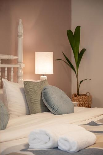 Budget Double Room image 4