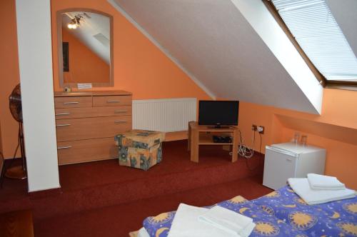 Hotel Paradise - image 6