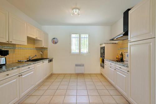 cuisine, Provenzalische Villa l'Olivier - mit Terrasse und privatem Pool by Riviera HomeLife in Vallon du Mal Temps