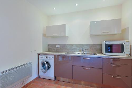 Provenzalisches Haus Homard - mit privatem Garten und Meerblick by Riviera HomeLife in La Bastide d'Agay