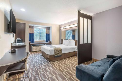 Microtel Inn & Suites by Wyndham Brooksville