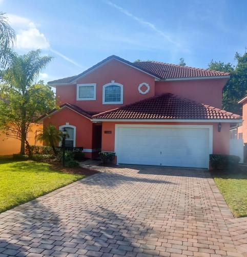 Shaboo's Villa, Perfect Vacation Home, ALL THE FUN! image