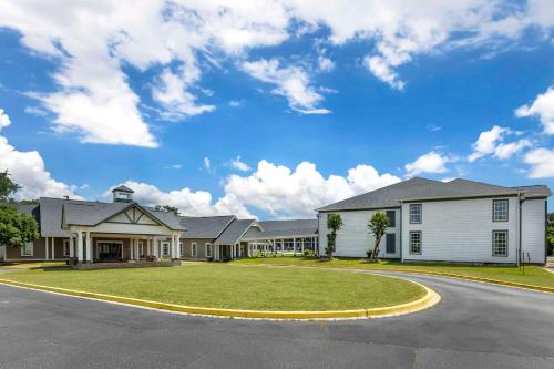Quality Inn & Suites Santee I-95 - image 14
