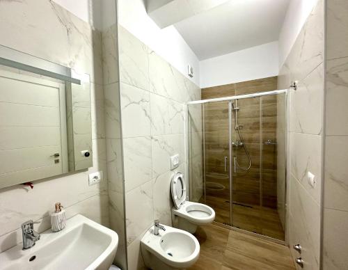 Lovely 2-Bed Apartment in Gjiri i Lalzit