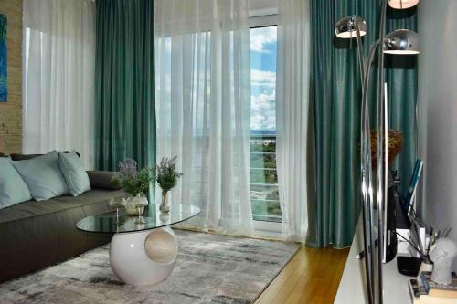 Bubbles Penthouse with Jacuzzi