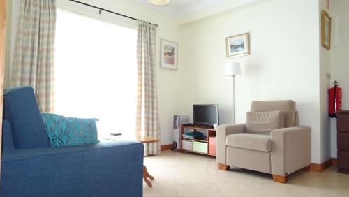 One-Bedroom Apartment with Balcony image 2