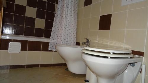 One-Bedroom Apartment with Balcony image 5