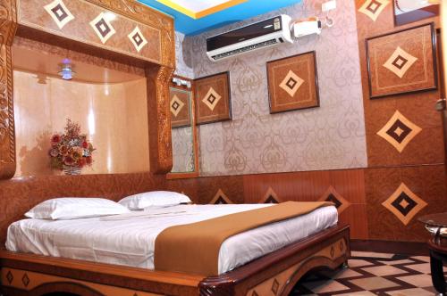 Hotel Shri Swarna's Palace - A Business Class Hotel