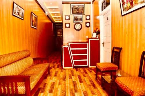 Swiss Cottage Hotel – Islamabad, OH