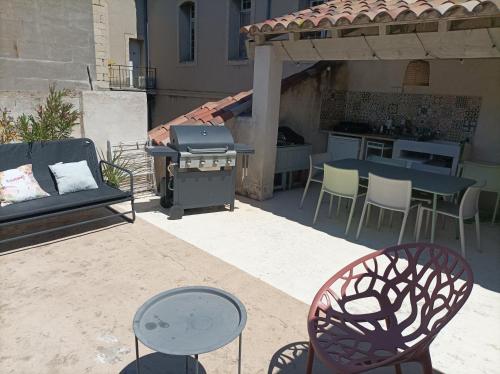 Maison intra muros, terrasses avec vue sur palais jaccuzzi et garage 4