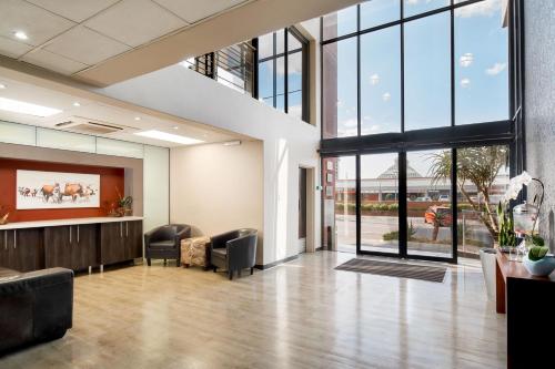 Lobby, Protea Hotel Pretoria Hatfield in Pretoria