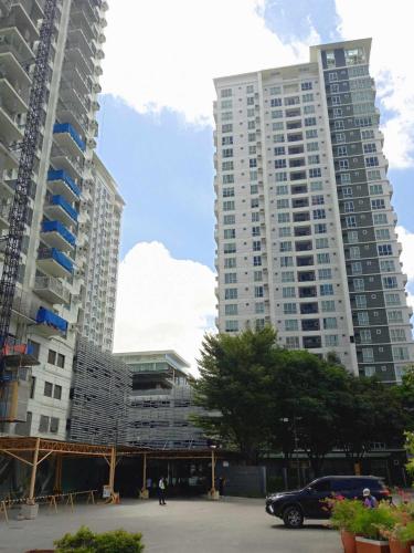 Abreeza Place Tower 1 Modern Studio type 1BR Apartment - Tap to explore photos