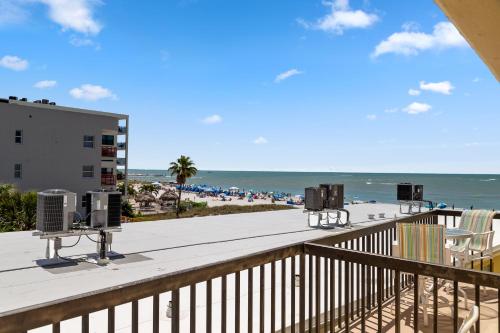 342 Surf Song Resort in St Pete Beach, USA