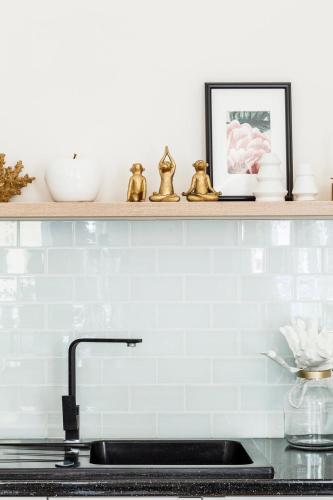 Greta's Rose - Tap to explore photos