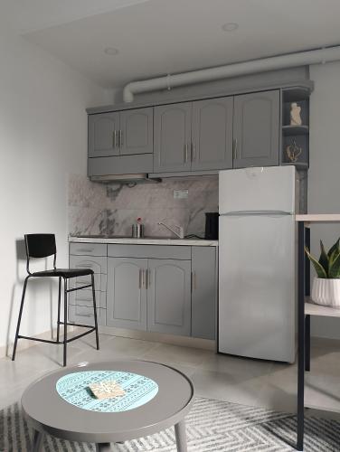 Seadmed, Black Eagle Apartment in Drama