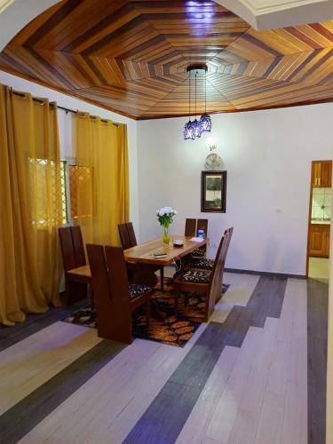 Facilities, Eclair appart! in Kribi