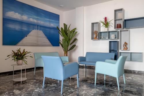 Hotel Riviera - image 2