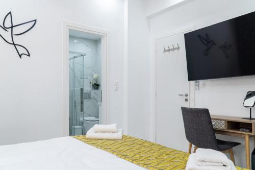 King Davids Suite Athens finest! - Tap to explore photos