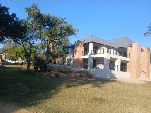 Tswenyane River View Apartments