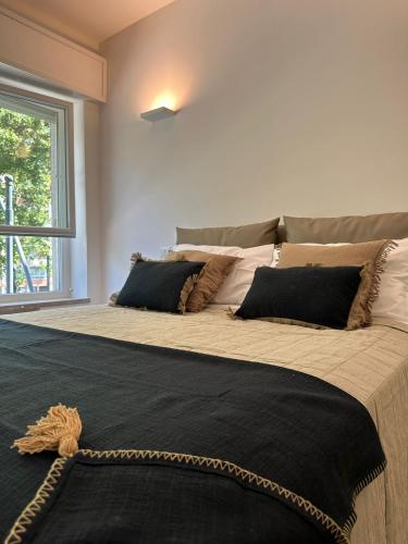 1 queen bed, 1 sofa bed