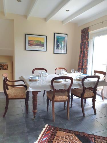 Escape to Pembrokeshire - charming spacious cottage in Llawhaden