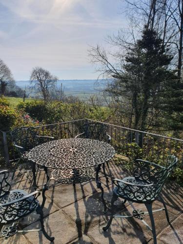 Escape to Pembrokeshire - charming spacious cottage in Llawhaden