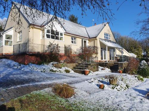 Escape to Pembrokeshire - charming spacious cottage in Llawhaden