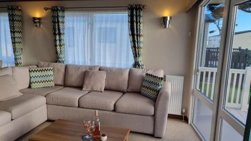 Stunning Seaside Lodge Nr New Forest 2 bed