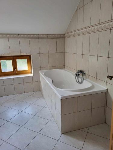 Iekārtas, Eszterházy Apartman (Eszterhazy Apartman) in Gyulakeszi