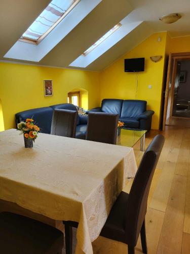 Koplietošanas atpūtas telpa ar TV, Eszterházy Apartman (Eszterhazy Apartman) in Gyulakeszi