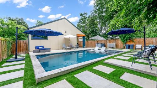 Modern Oasis w/ Stunning Pool