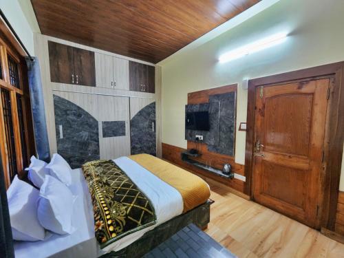 1 queen bed